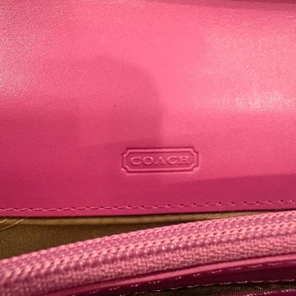 Coach Pink Long Snap Wallet | White Piping | Y2K Era